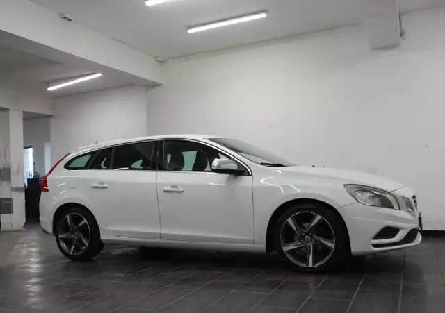 VOLVO V60 D3 R-Design
