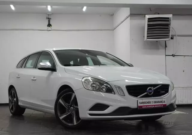 VOLVO V60 D3 R-Design