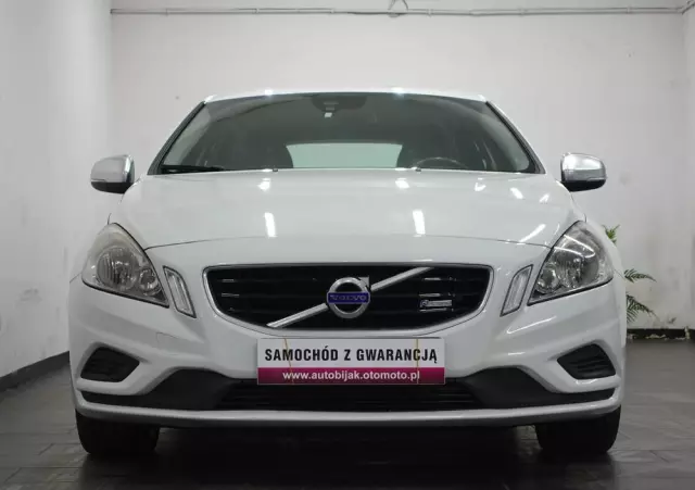 VOLVO V60 D3 R-Design