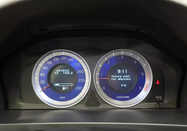 VOLVO V60 D3 R-Design