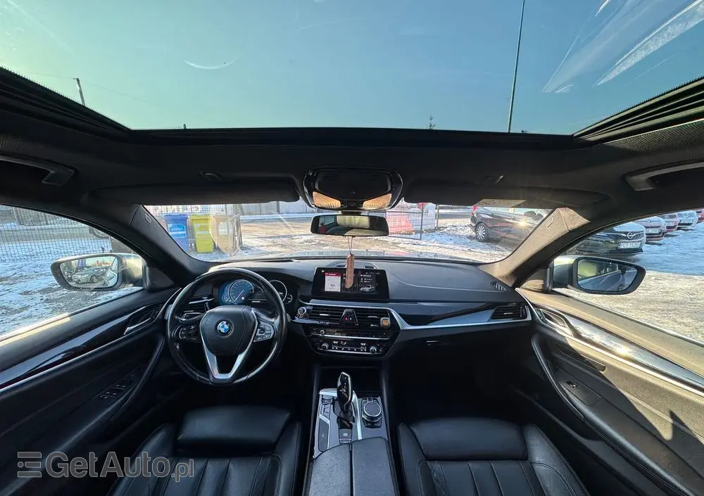 BMW Seria 5 530i Sport Line