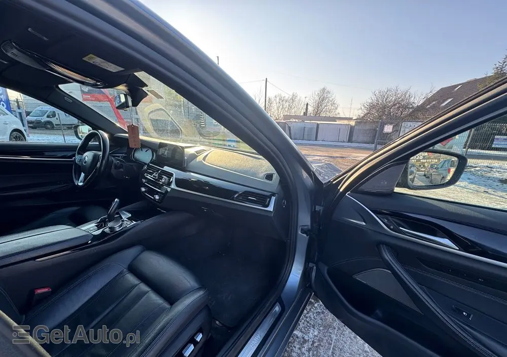 BMW Seria 5 530i Sport Line