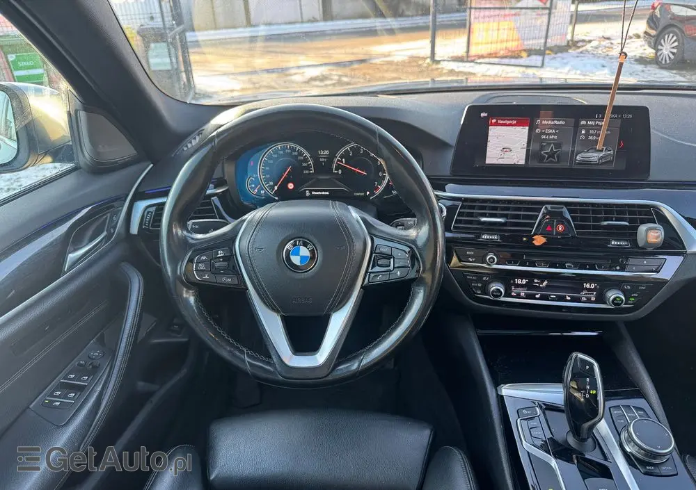 BMW Seria 5 530i Sport Line