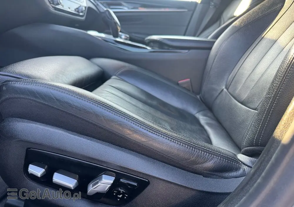 BMW Seria 5 530i Sport Line