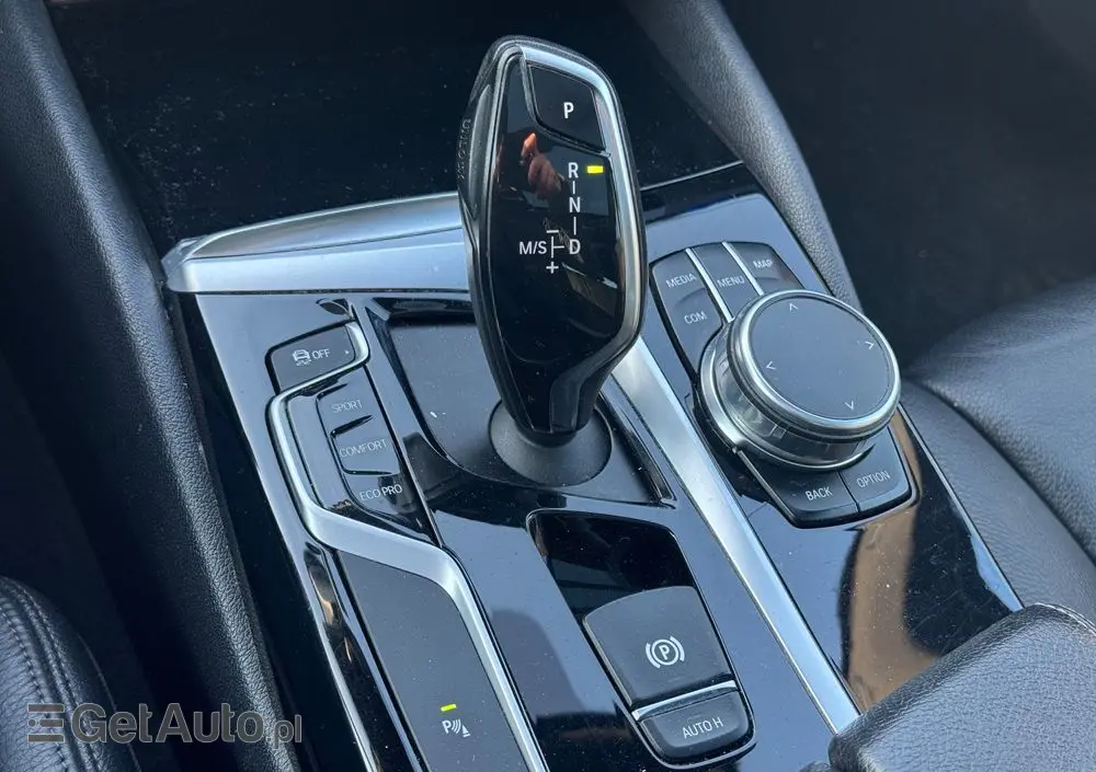 BMW Seria 5 530i Sport Line