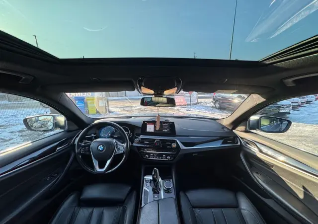 BMW Seria 5 530i Sport Line