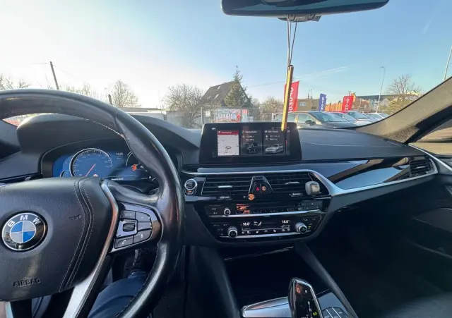 BMW Seria 5 530i Sport Line