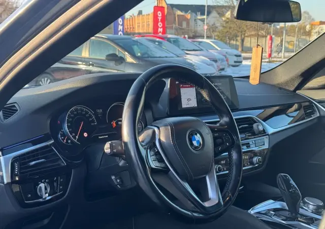 BMW Seria 5 530i Sport Line