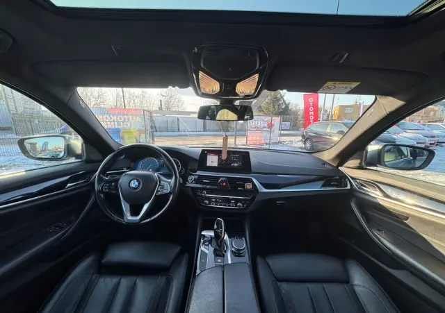 BMW Seria 5 530i Sport Line