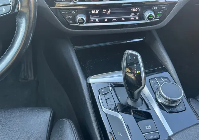 BMW Seria 5 530i Sport Line