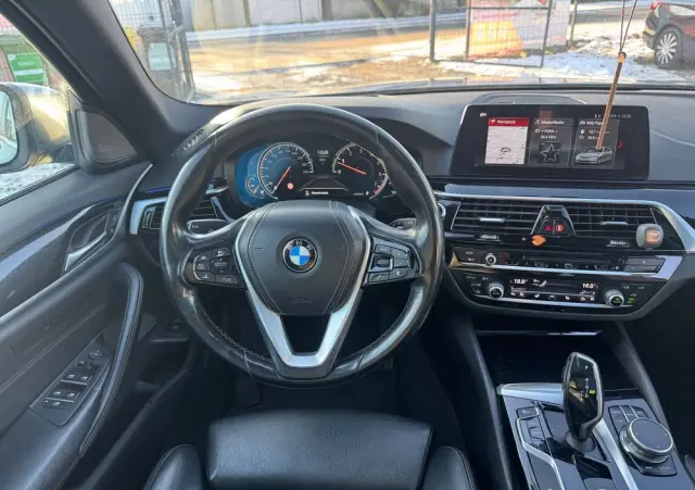BMW Seria 5 530i Sport Line