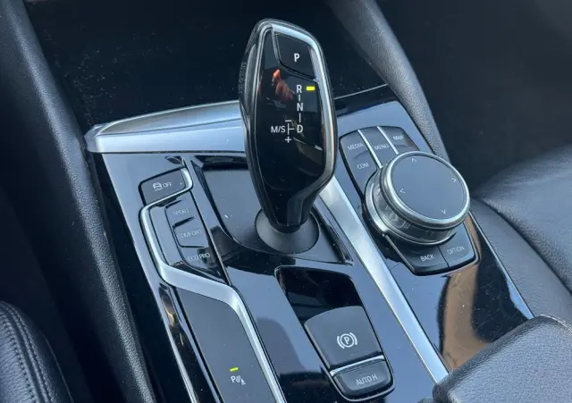 BMW Seria 5 530i Sport Line