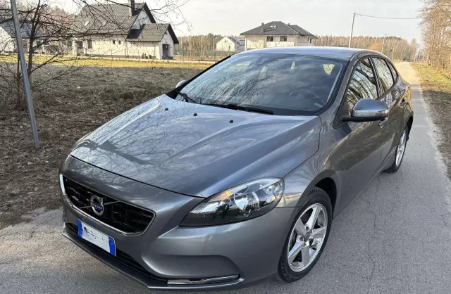 VOLVO V40 1.6 D2 (115 KM)