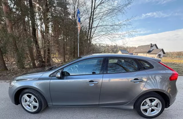 VOLVO V40 1.6 D2 (115 KM)
