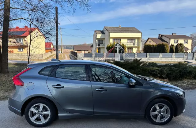 VOLVO V40 1.6 D2 (115 KM)