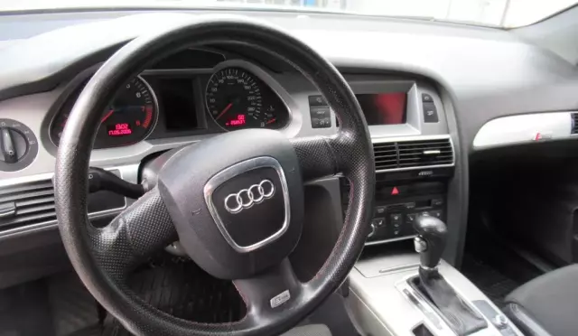 AUDI A6 