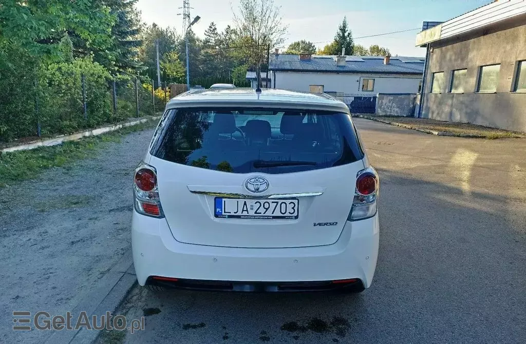TOYOTA Verso 