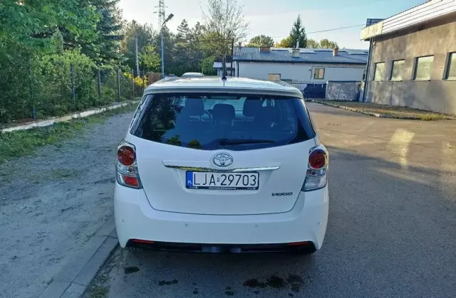 TOYOTA Verso 