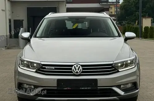 VOLKSWAGEN Passat Alltrack 