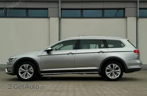 VOLKSWAGEN Passat Alltrack 