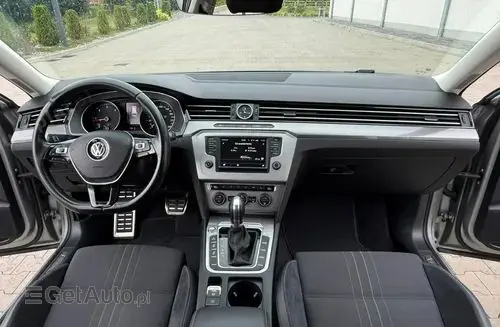 VOLKSWAGEN Passat Alltrack 