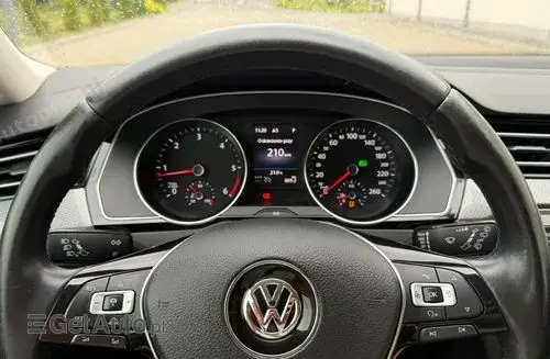 VOLKSWAGEN Passat Alltrack 