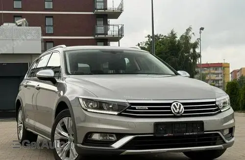 VOLKSWAGEN Passat Alltrack 