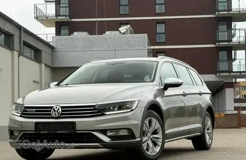 VOLKSWAGEN Passat Alltrack 