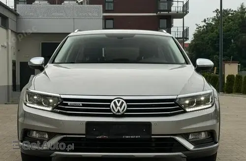 VOLKSWAGEN Passat Alltrack 