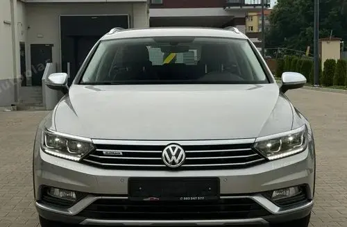 VOLKSWAGEN Passat Alltrack 