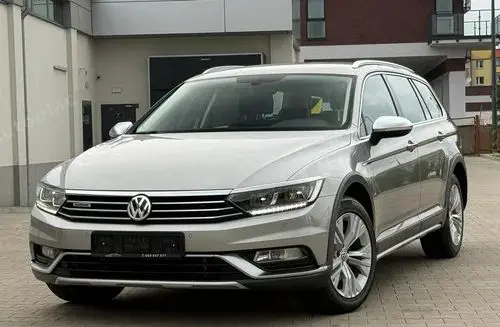 VOLKSWAGEN Passat Alltrack 