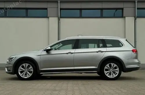 VOLKSWAGEN Passat Alltrack 