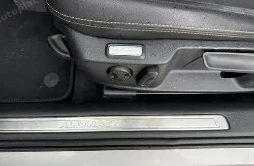 VOLKSWAGEN Passat Alltrack 