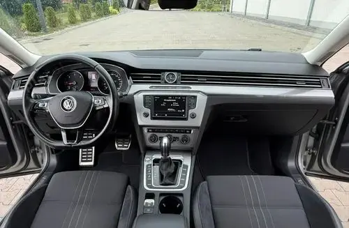 VOLKSWAGEN Passat Alltrack 