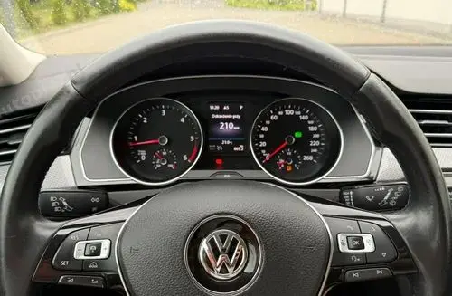 VOLKSWAGEN Passat Alltrack 
