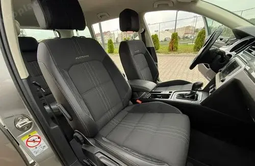 VOLKSWAGEN Passat Alltrack 