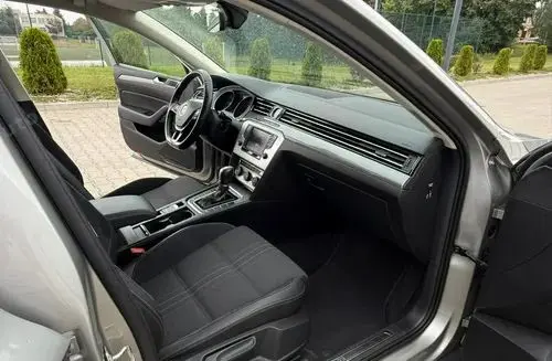 VOLKSWAGEN Passat Alltrack 