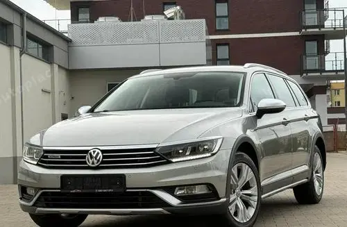 VOLKSWAGEN Passat Alltrack 