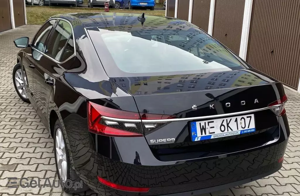SKODA Superb 