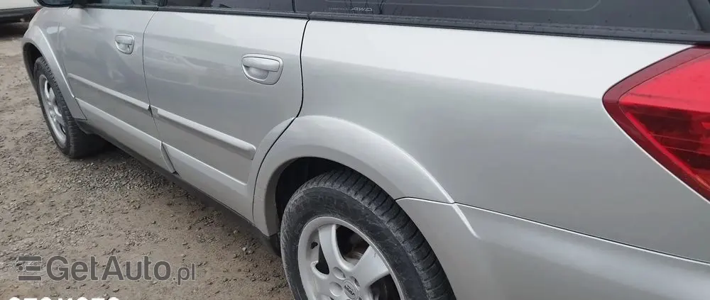 SUBARU Outback 