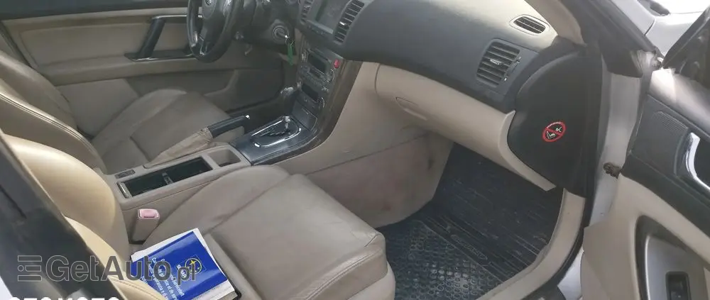 SUBARU Outback 