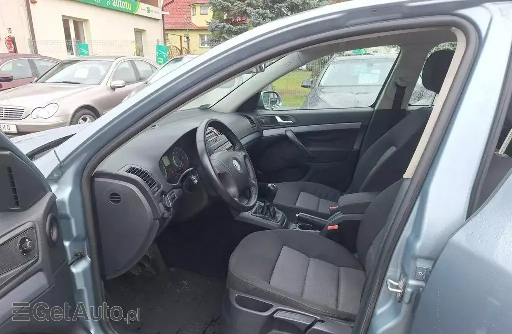 SKODA Octavia 