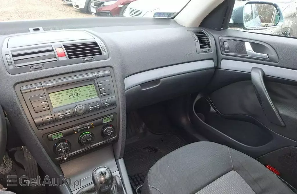 SKODA Octavia 