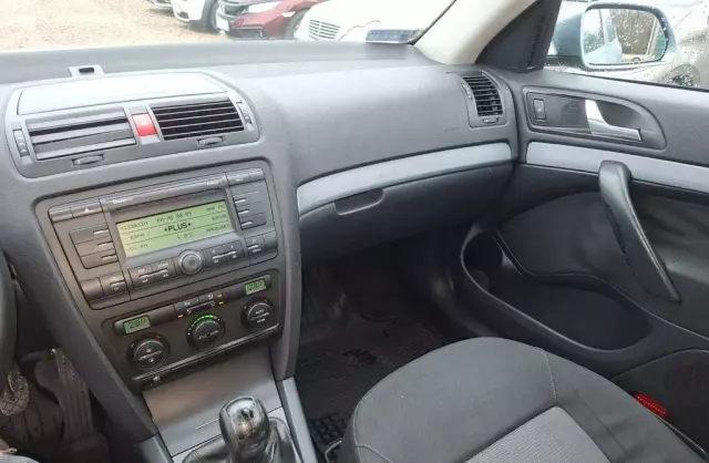 SKODA Octavia 