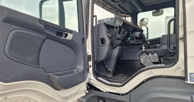 SCANIA P420 8x4 Hydroburta , Meller kiper , Manual 