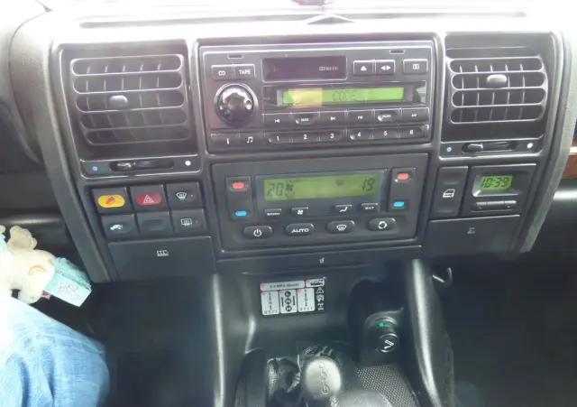 LAND ROVER Discovery 