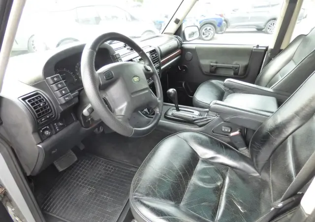LAND ROVER Discovery 
