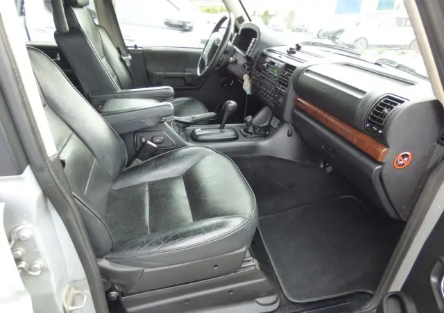 LAND ROVER Discovery 