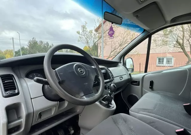 OPEL Vivaro 