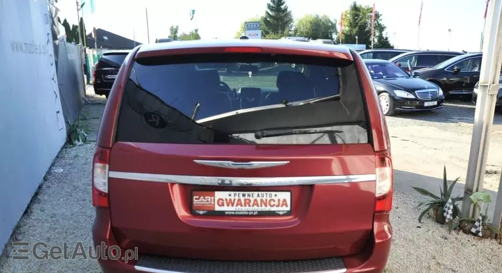 CHRYSLER Town & Country 